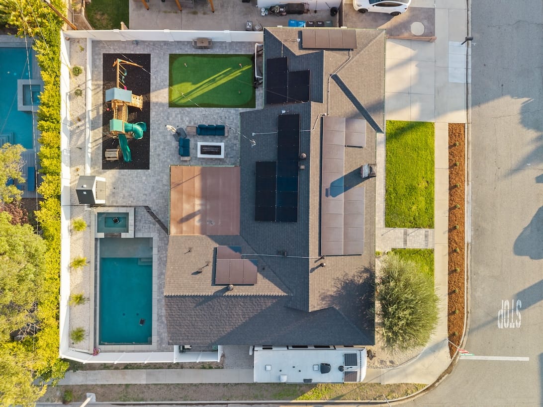 1594 Kirk Avenue landscaping