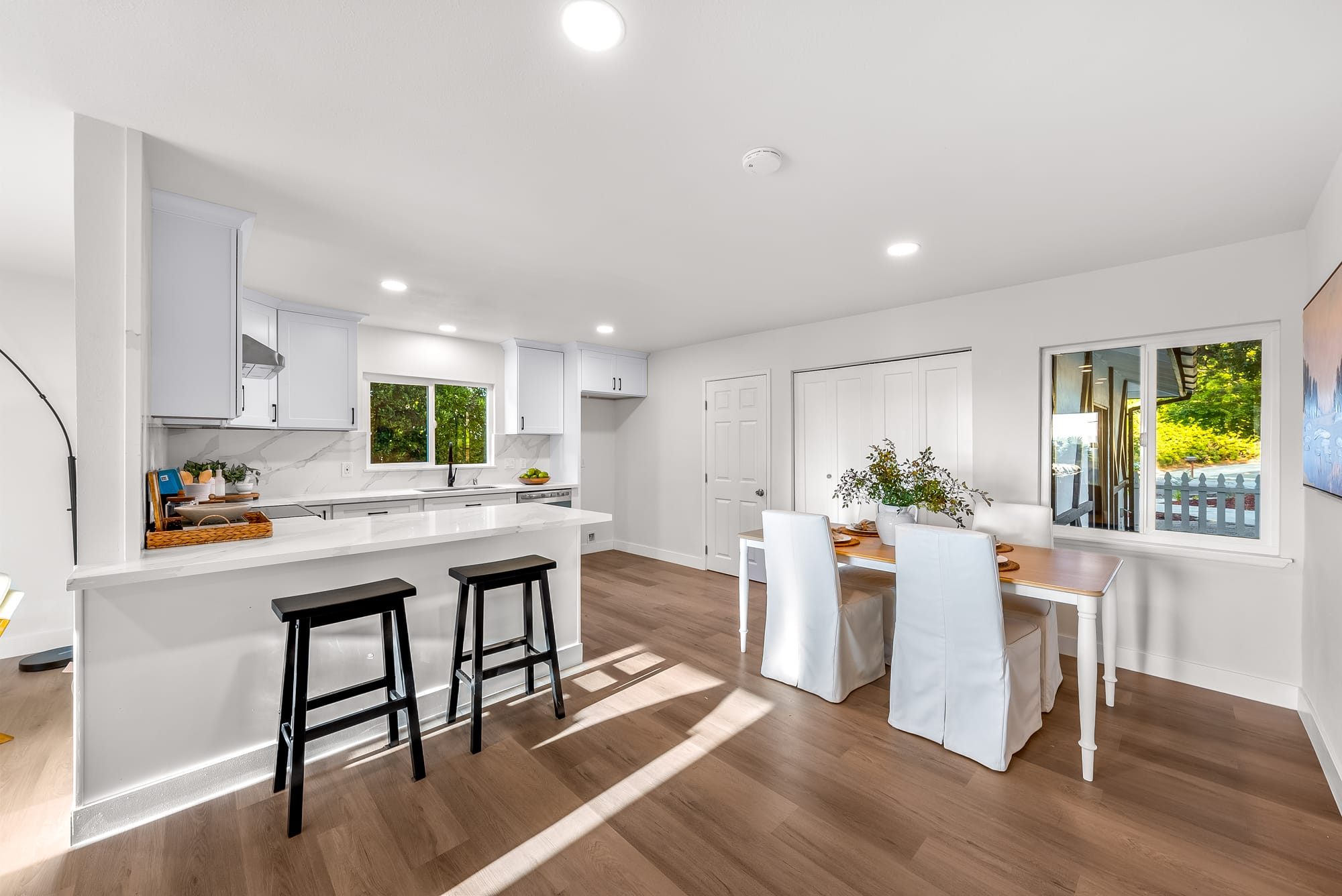 2531 Scott Pl kitchen area