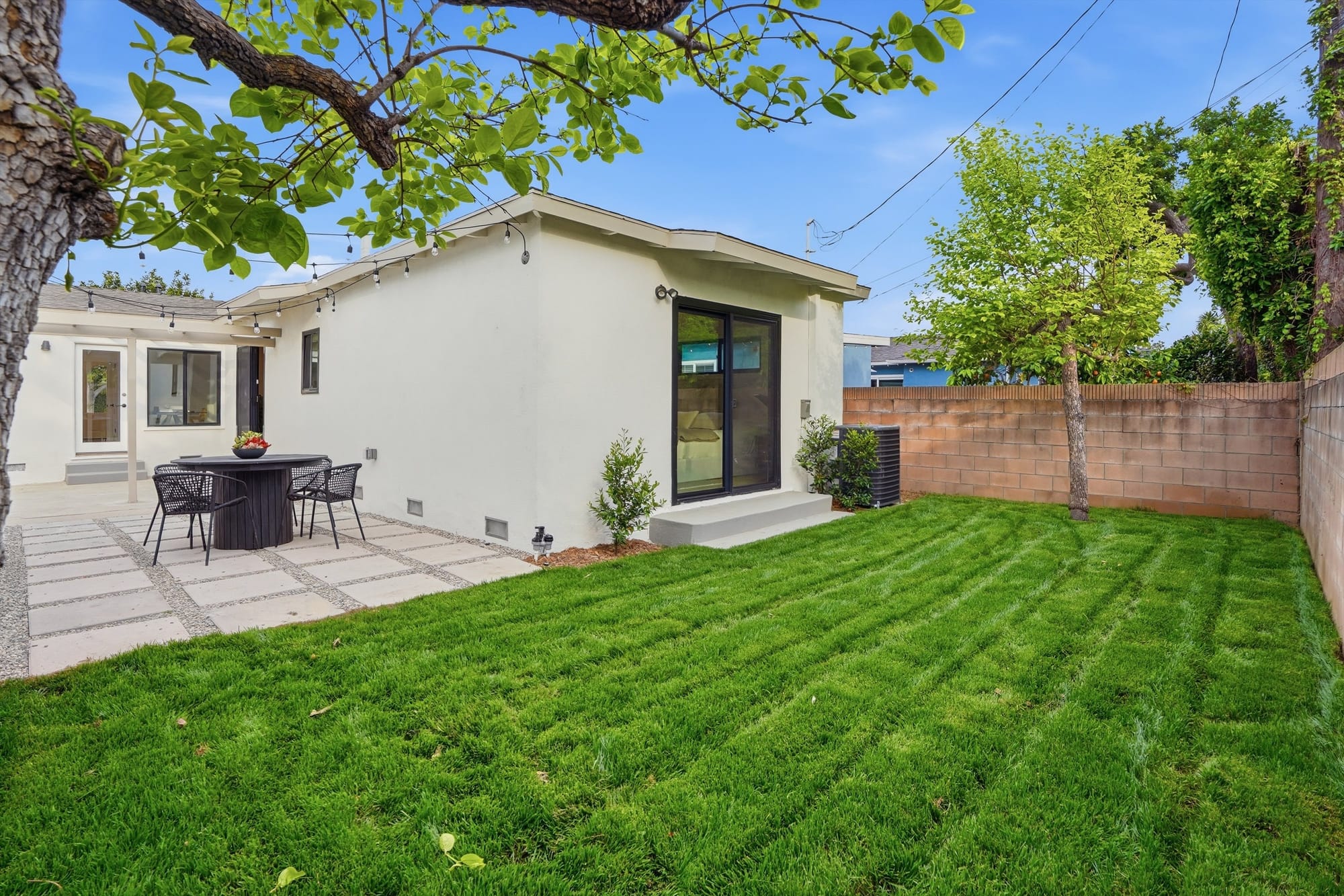 Closing view of 2801 Ceilhunt Avenue