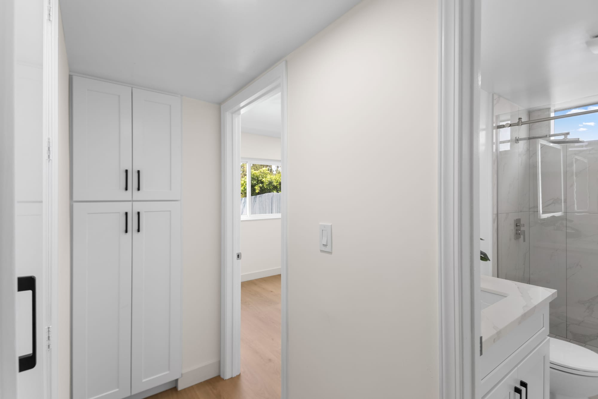 3955 Blackwood Street bathroom