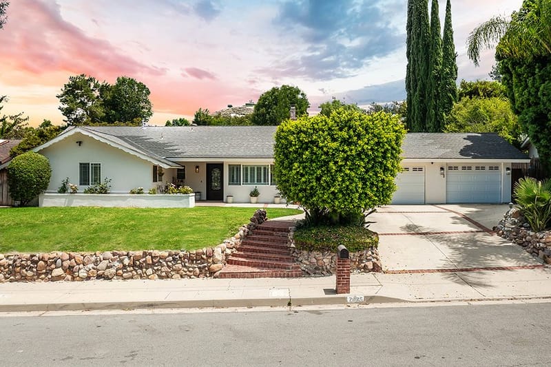 Front of 2085 Hood Dr, Thousand Oaks
