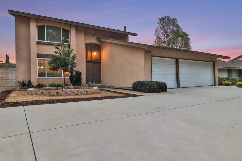 Front of 286 W Avenida De Los Arboles, Thousand Oaks