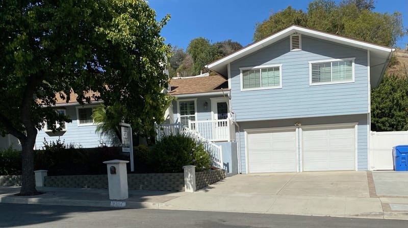 Front of 3384 Pembridge St, Thousand Oaks