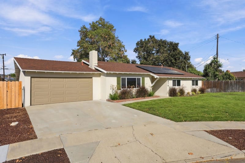 Front of 476 Jeanne Court, Newbury Park