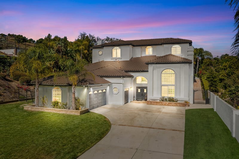 Front of 579 Meadowrun, Thousand Oaks