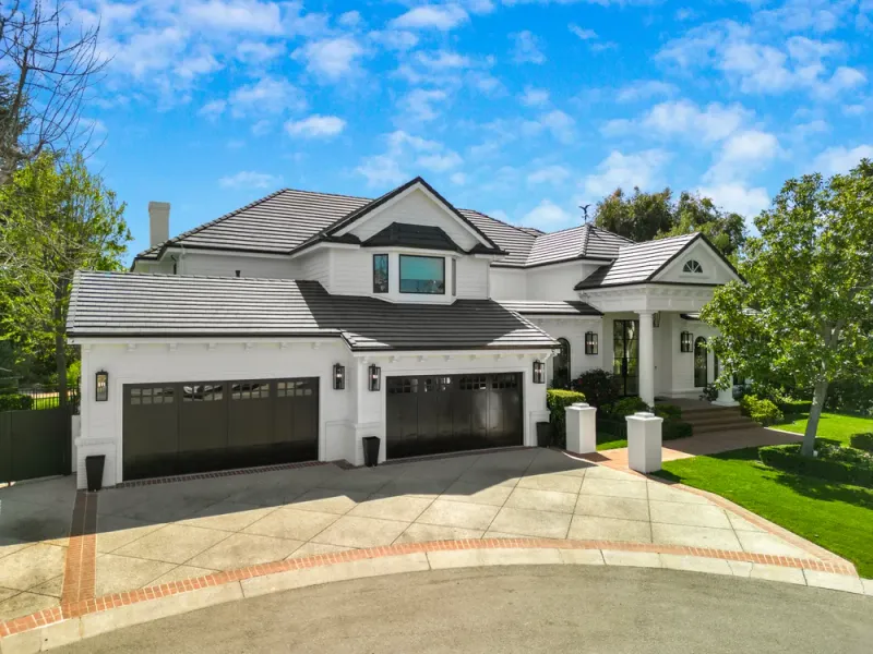 Moving to Newbury Park in 2025: Complete Neighborhood Guide to Schools, Commute Times, and What $1.2M Actually Buys You